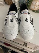 Wei-Rui Taekwondo Martial Arts Boxing Shoes Size 9 (men’s) 10.5 (women’s) EUC