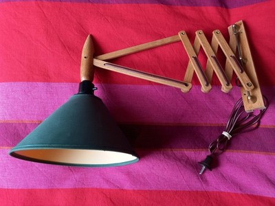 WANDLAMPE, sogenannte Scherenlampe, Eiche, Lyfa, Dänemark, 1960er Jahre.