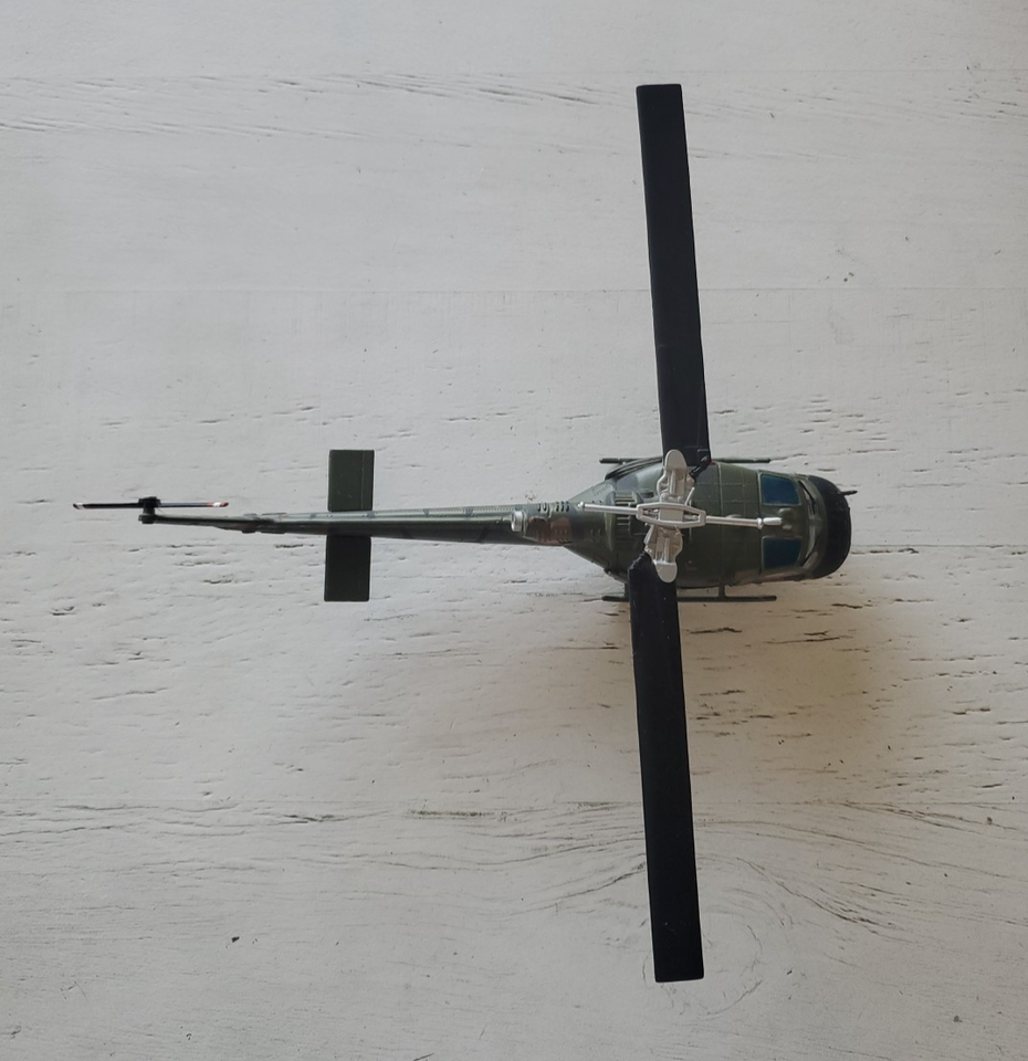 HC 002 / Hélicoptère 1/48 CORGI VIETNAM SERIES III UH-1C - HUEY GUNSHIP, 227TH AHB - U.S. ARMY - Modélisme