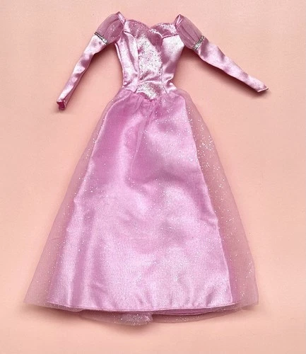 New Listing🤍 Barbie 🤍 2003 Vintage Swan Lake Fashion Doll Pink Sparkle Dress Outfit