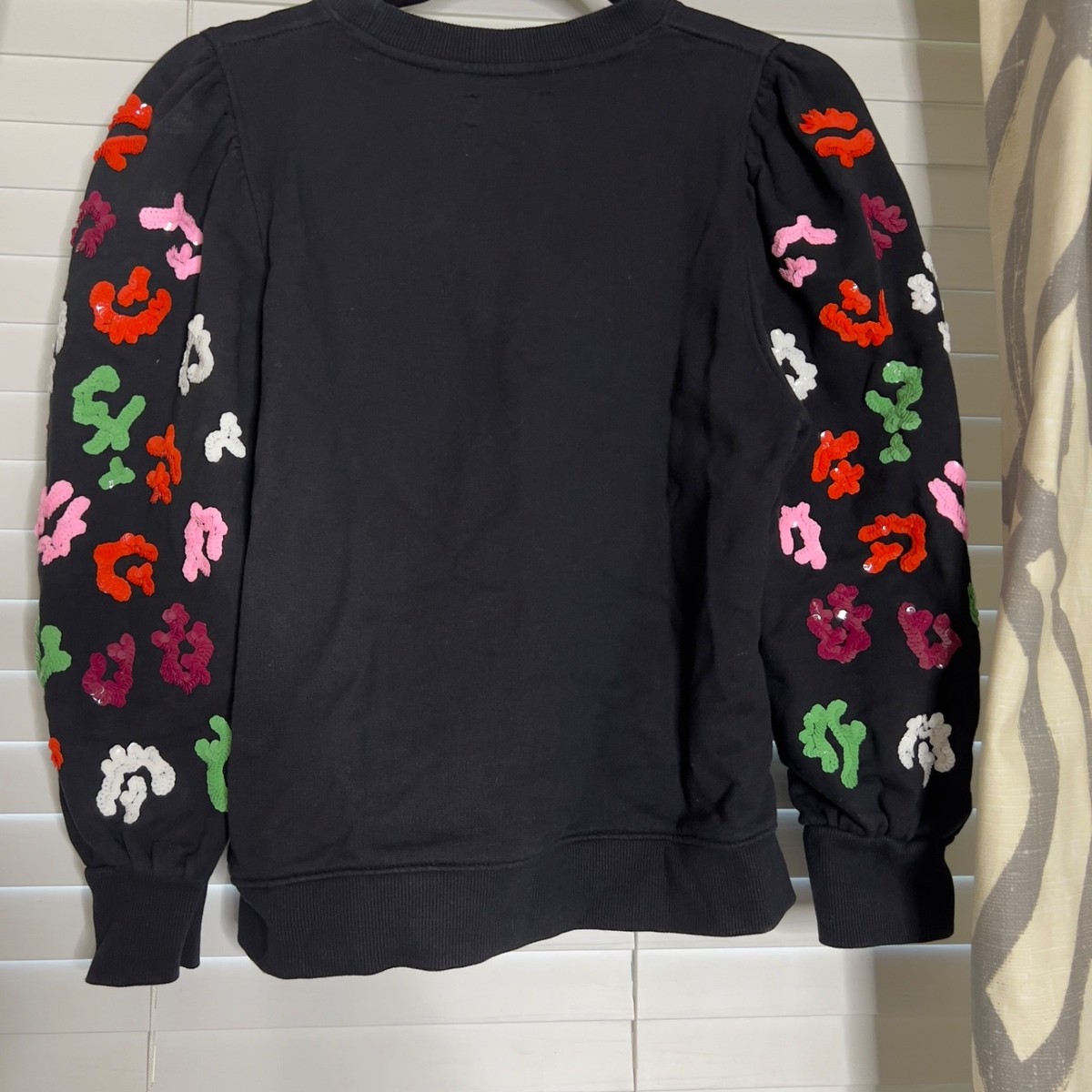 Essential sweatshirt   Antwerp View 2