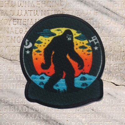 Bigfoot Patch Iron-on Applique Sci-Fi Myth Legend Sasquatch Yeti Cryptid Badge