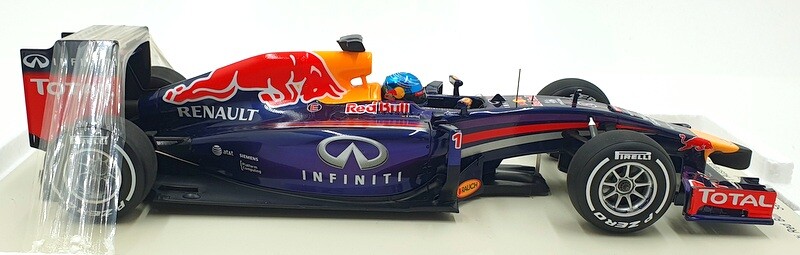 Spark 1/18 Scale 18S135 - Red Bull RB10 F1 2014 #1 S.Vettel Spark 1/18 Scale 18S135 - Red Bull RB10 F1 2014 #1 S.Vettel