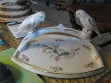 "610.15"  RARE ET CURIEUSE SALIERE ET POIVRIERE  DECOR  D OISEAUX  SIGNE J.& Cie