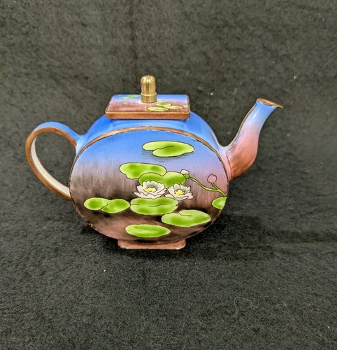 Miniatur Emaille & Metall Blume Teekanne Seerose