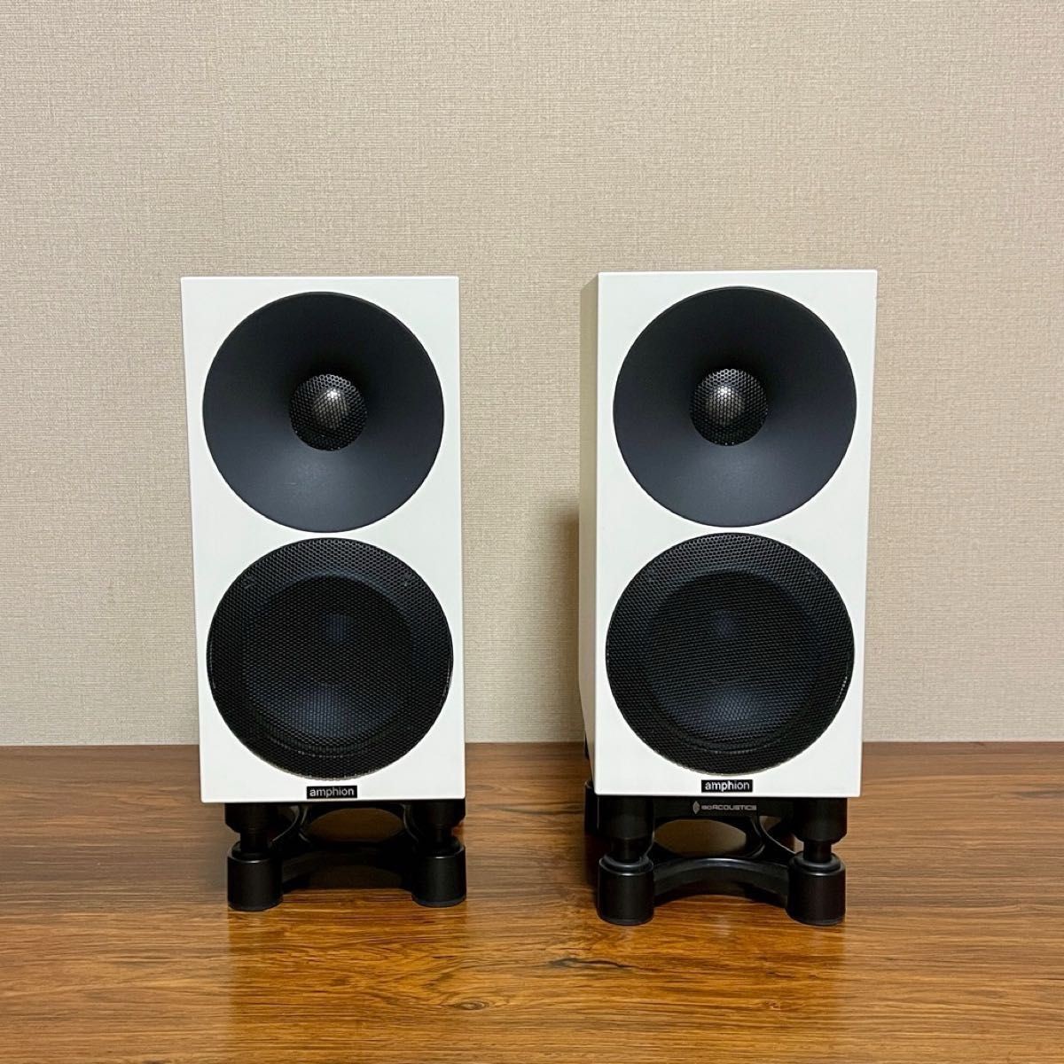 AMPHION Helium 410 Bookshelf Speakers Pair with LINN Cable | eBay