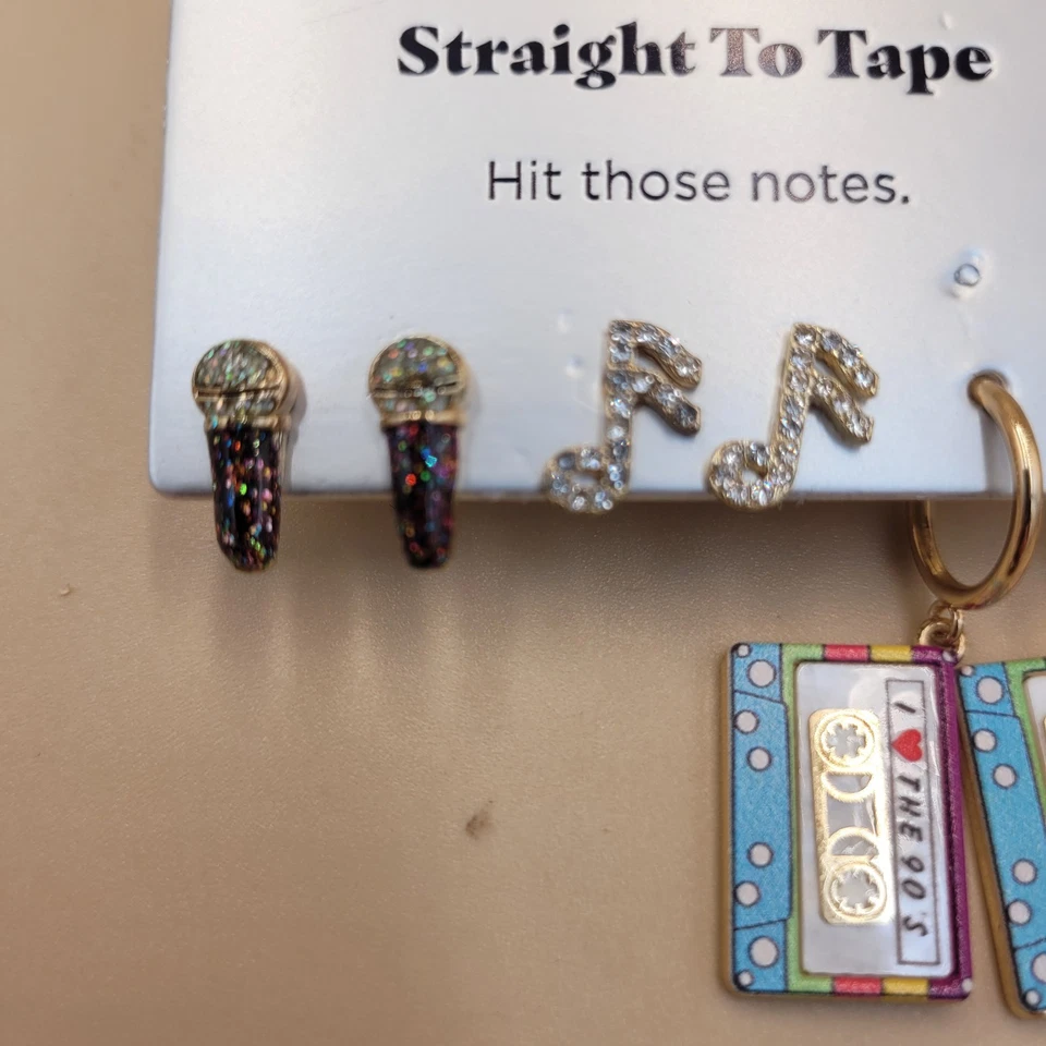 2-4-1 SUGARFIX BAUBLEBAR MixTape Notas Micrófono HipHop Pendientes - Sin Níquel 3 Pares Foto 3 de 4