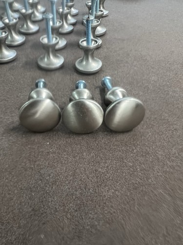 Richelieu Hardware 1-1/4 in. Brushed Nickel Contemporary and Modern 26 Knobs - Picture 3 of 6