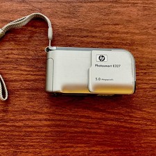 HP PHOTOSMART E327 Digital Camera