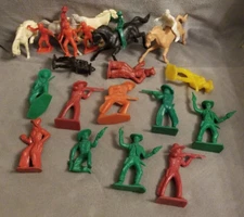 TIM MEE Vintage Pioneer Fort Indian, Cowboys, Horses, Plastic Toys