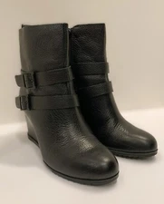 Korks "Alazani" Black Leather Wedge Heel Women's Ankle Bootie Size 7.5M