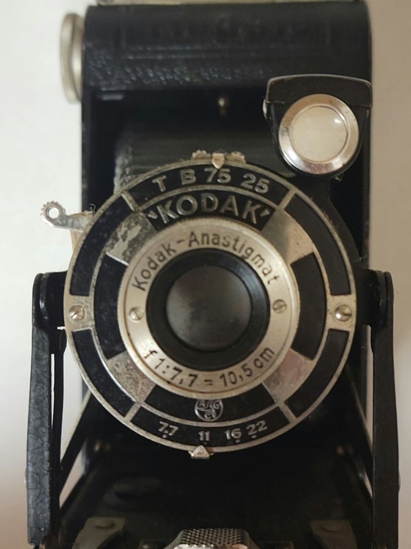 VINTAGE KODAK JUNIOR 620 FOLDING FILM CAMERA W/ ANASTIGMAT 10.5cm f1:7,7 1930's