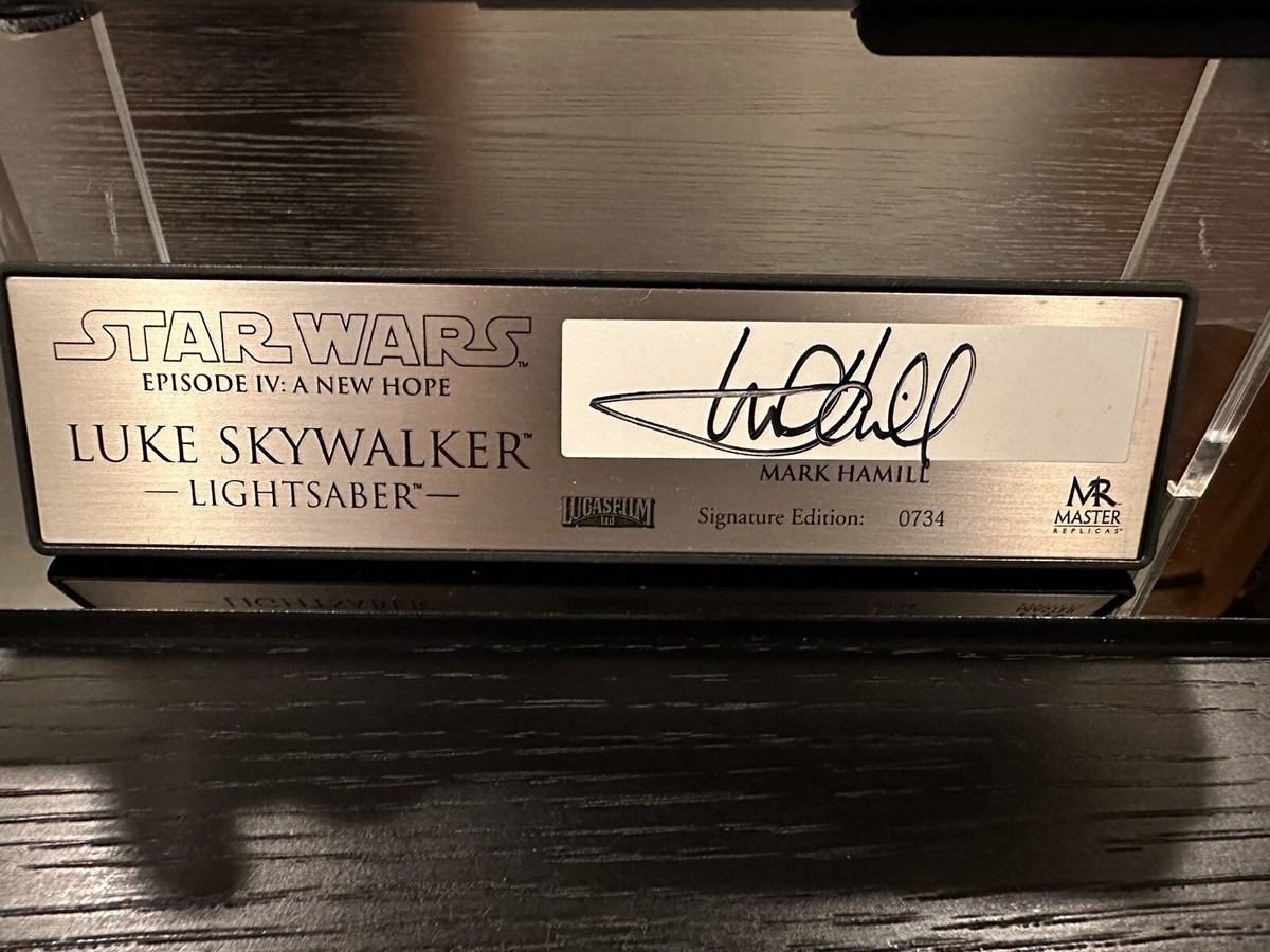 STAR WARS Master Replica Luke Skywalker Lightsaber Mark Hamill