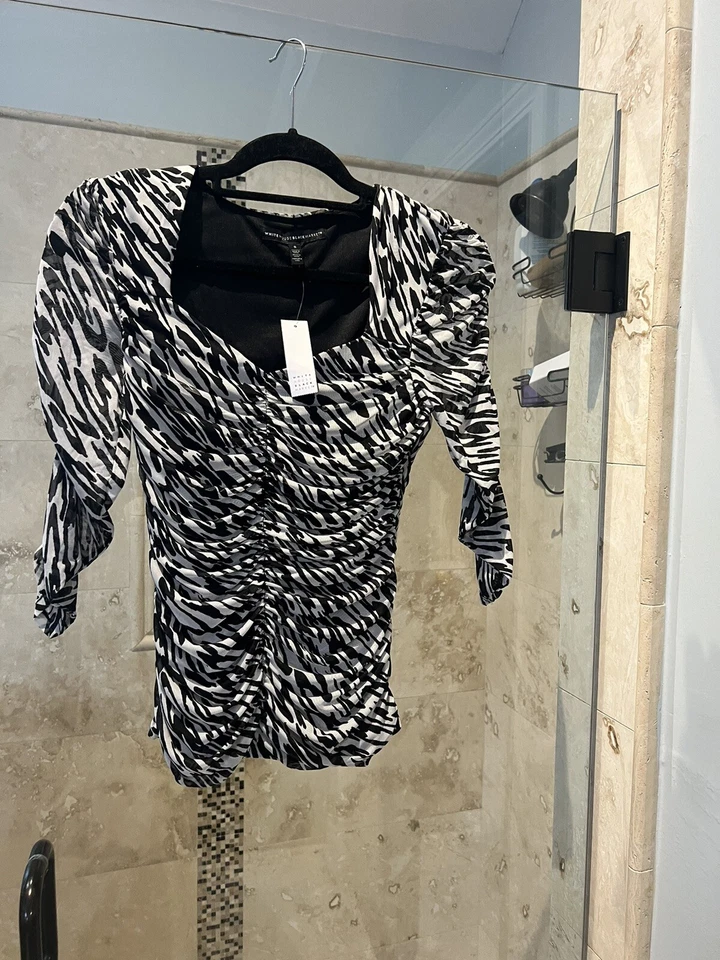 Blusa de leopardo de malla cuello corazón S mercado negro de la Casa Blanca nueva con etiquetas