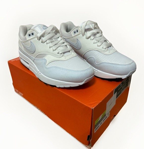 Nike Air Max 1 Sneakers, New, EU 39 (US 8 / UK 5.5 / 25 cm), White / Grey