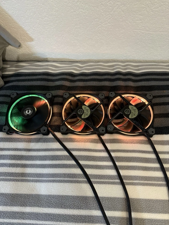 Thermaltake Riing Plus 14 RGB 3x Gehäuse Lüfter Set Office Multimedia Gaming - Bild 2 von 4