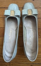 Salvatore Ferragamo Vara Wedge Pumps Size 8.5C Light Grey Croc Embossed Leather