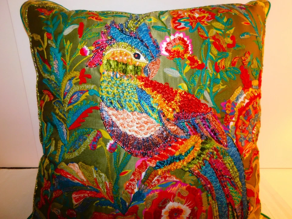 Almohada decorativa adornada con cacatúa infantil Mackenzie, nueva con etiquetas Foto 3 de 4