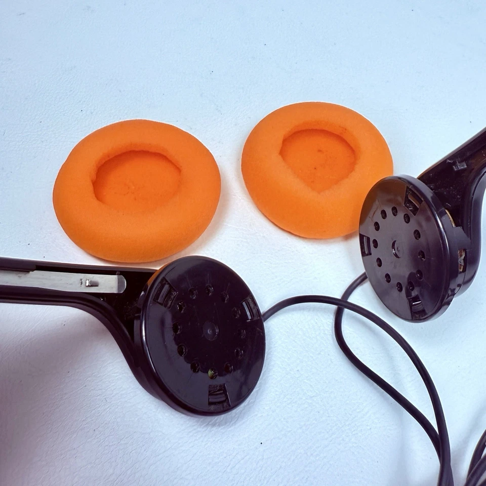 Cuffie Walkman Sony MDR-006 con cuscinetti arancioni | Guardiani della Galassia - Immagine 4 di 4