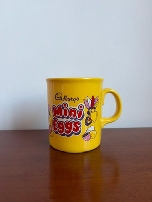 Vintage Retro Werbung gelb Keramik Tasse Cadbury's Mini Eier Made in England