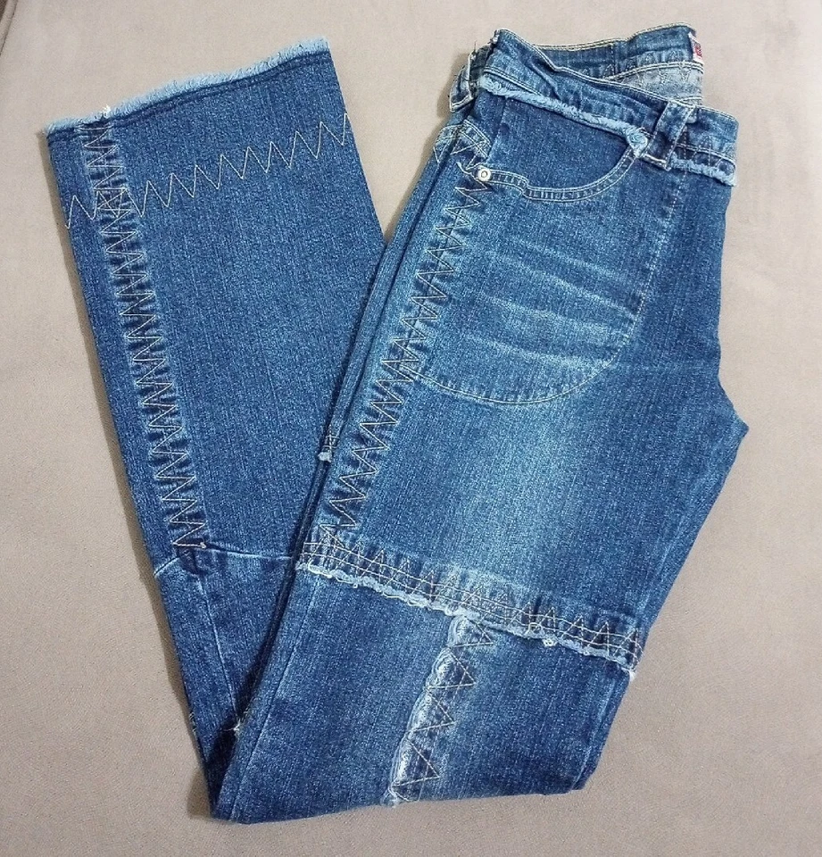 Unique Vintage Z Cavaricci 29" x 31" Thread Embellished Jeans - Image 2 of 4