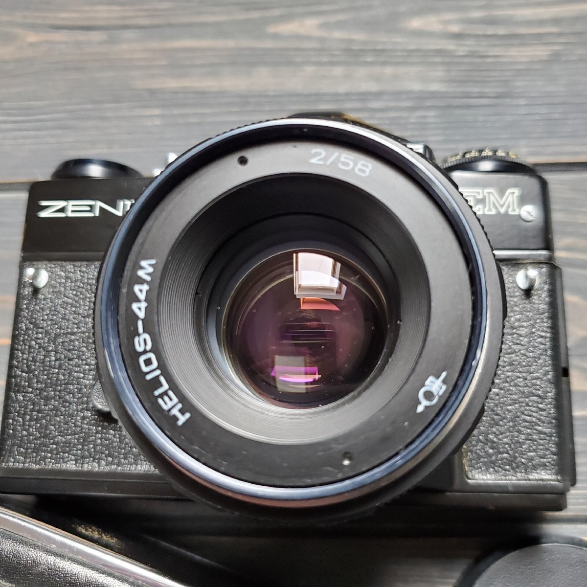 Zenit EM & Helios 44M フィルムカメラ ZENIT EM Vintage Camera with Lens: Helios 44M f2/58mm Ussr