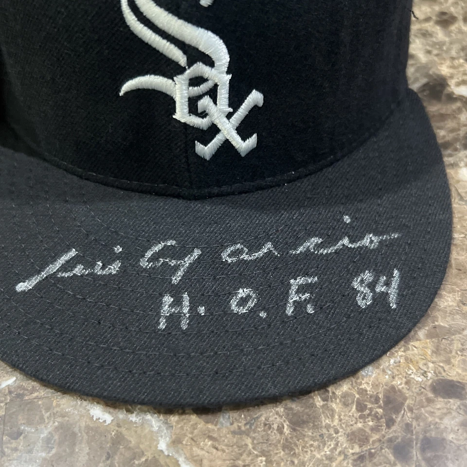 Nuevo con etiquetas Gorra de béisbol ajustada de lana New Era firmada por Luis Aparicio Chicago White Sox Foto 2 de 4