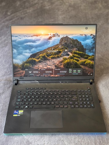 ASUS ROG Strix SCAR 18 | GeForce RTX 4090 |G834JY, QHD+ 240Hz, i9 13980HX, 32GB