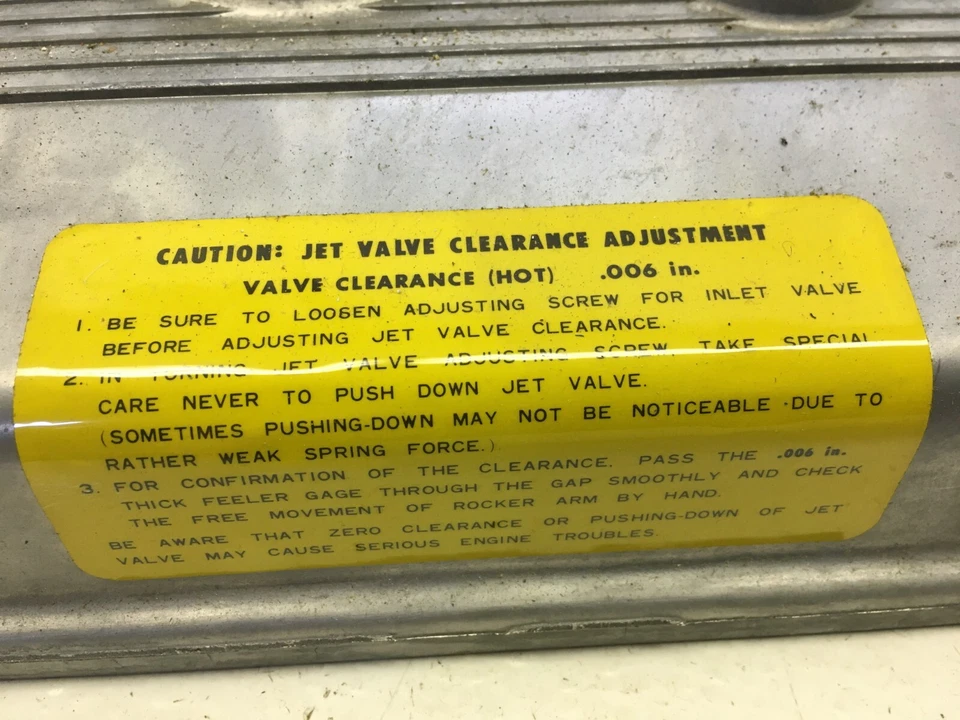 Cubierta de válvula de motor Mitsubishi NOS 1600 cc para Dodge Colt Plymouth Champ años 80 70 Foto 3 de 4