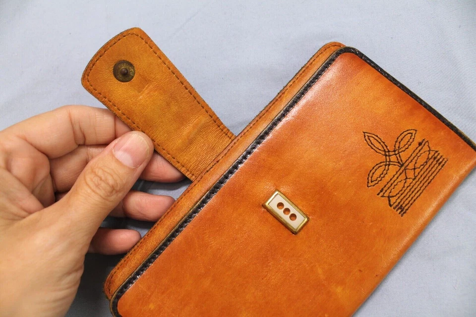 Vintage TAN LEATHER Western Stitch PULL-OUT CHECKBOOK WALLET Ladies FOLK ART - Image 3 of 4