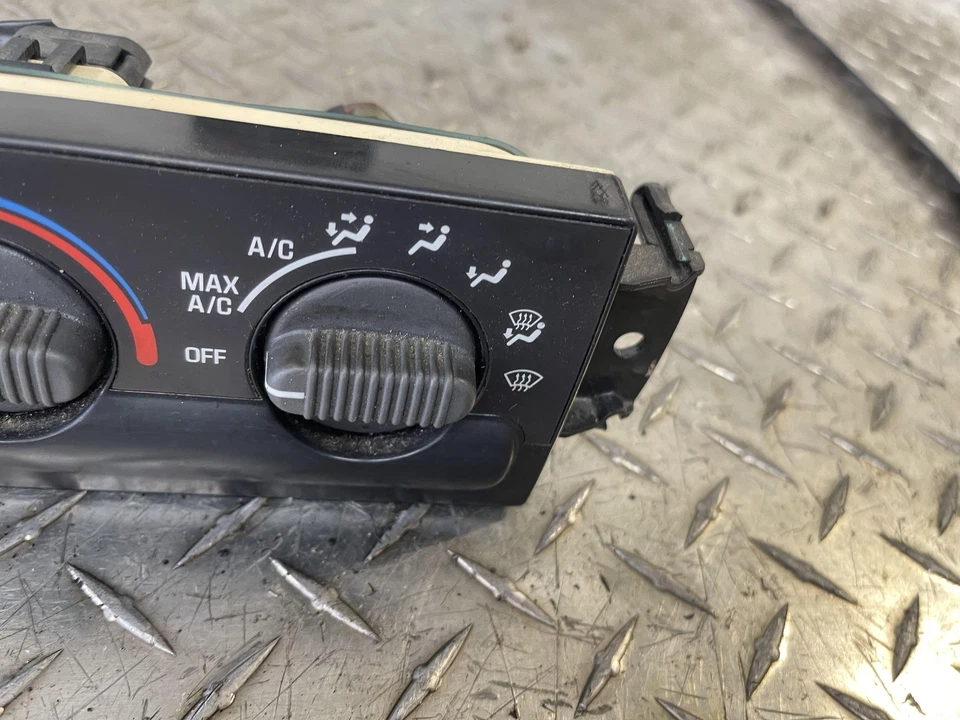 1999-2005 Chevrolet Blazer conjunto de controle climático testado fabricante de equipamento original - Imagem 2 de 4