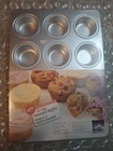 Wilton 12 Cup Standard Muffin Pan ~ NEW