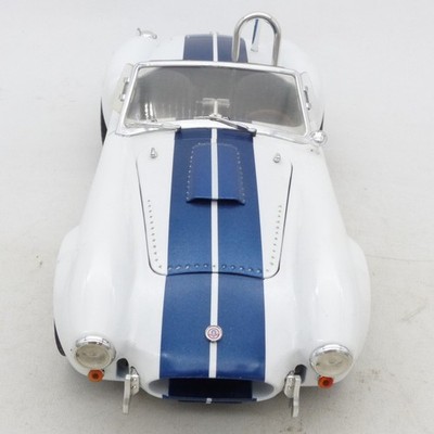 Shelby Collectibles Inc. 1:18 Shelby Cobra 427 S/C zweifarbig in Tüte o. EX8430