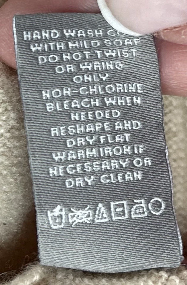 Bata para mujer Neiman Marcus CACHEMIRA talla grande beige chal cuello largo Foto 4 de 4