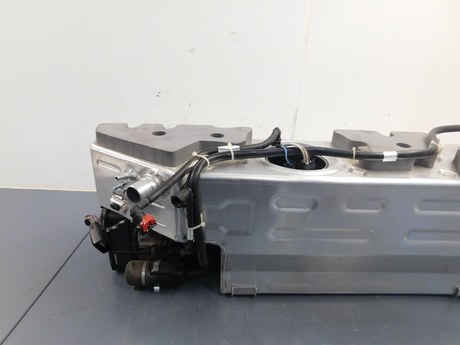 2018 17 19 20 McLaren 720S 720 Fuel Tank Cell / Controller / Harness #0345 B9