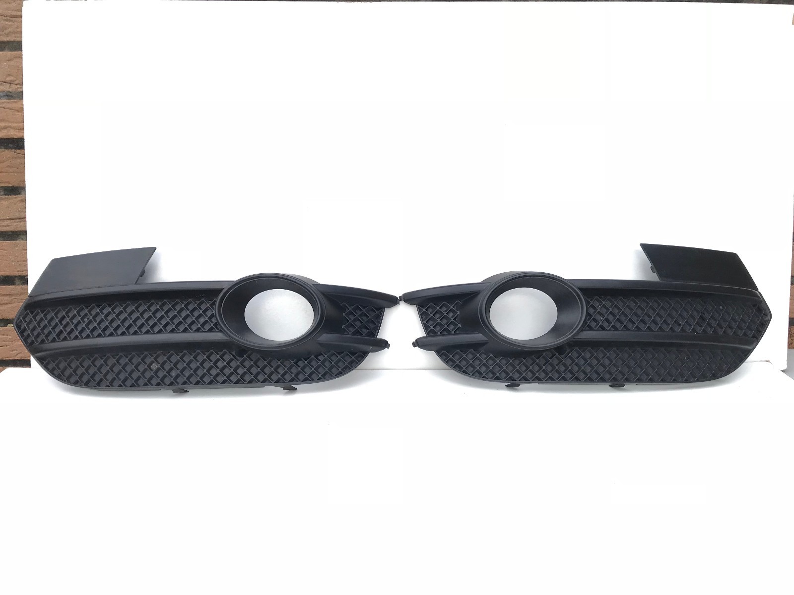 ORIGINAL AUDI Q3 8U HALOGENGITTER SET L+R L 8UO807681A R  