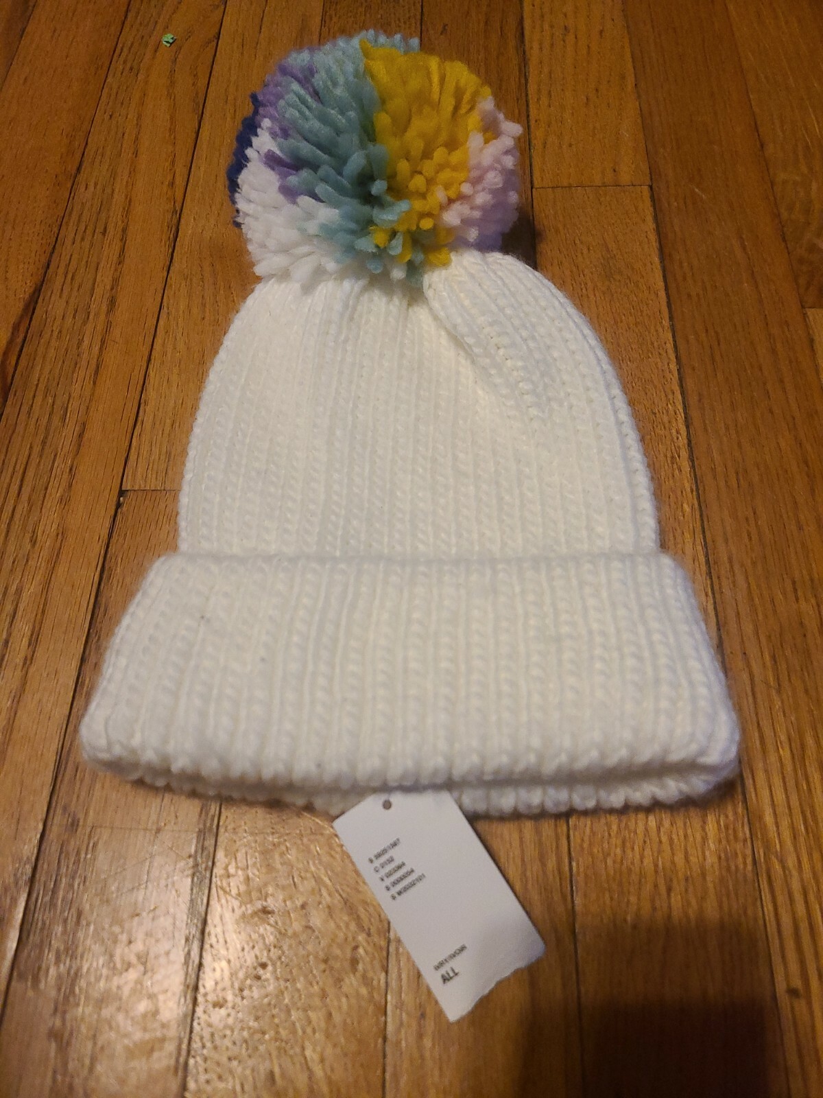 URBAN OUTFITTERS Chunky Knit Pom-Pom 