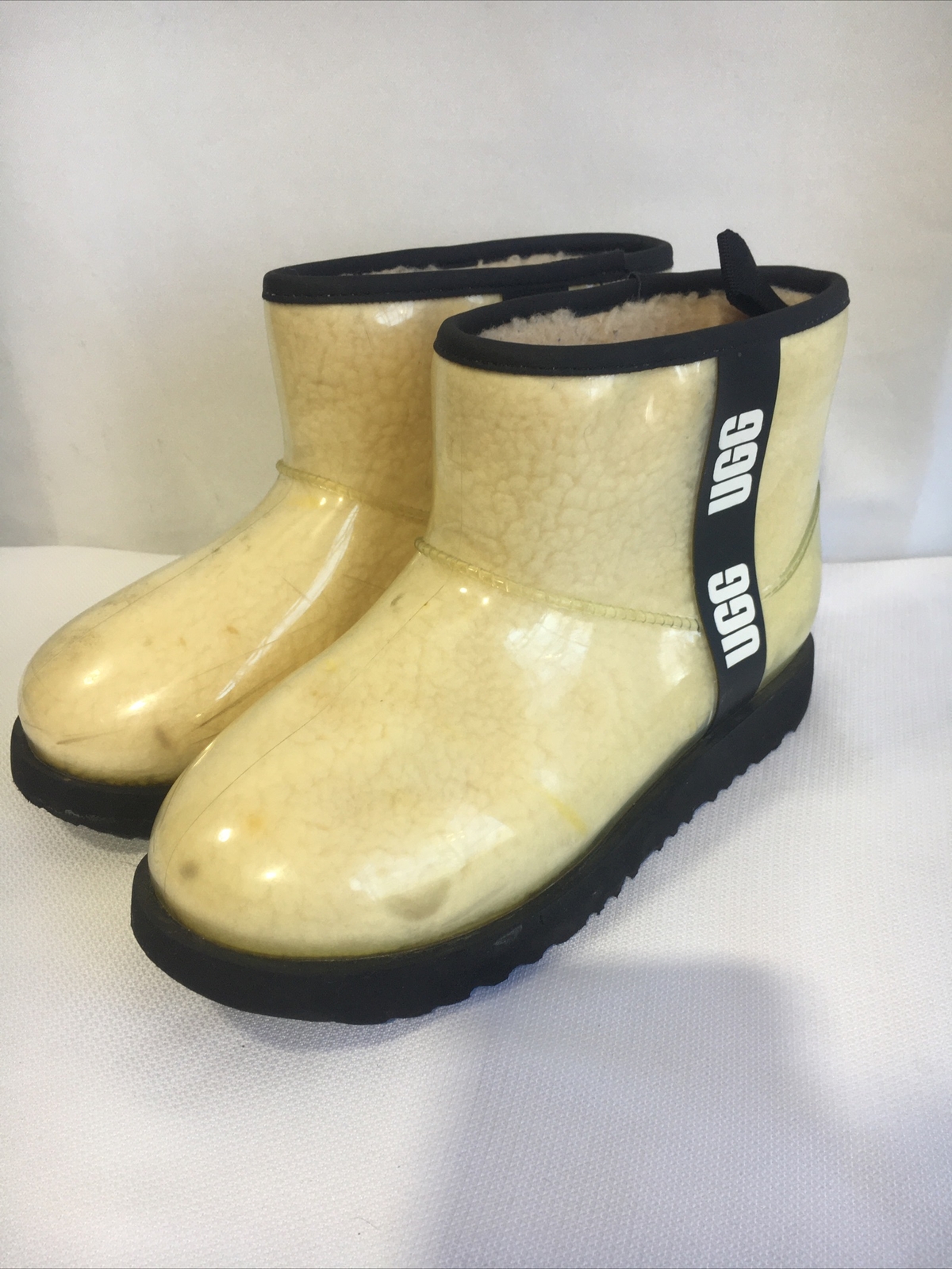 UGG Classic Clear Mini Ankle Boots Beige Sherpa Women  Size 8 . See The Pictures