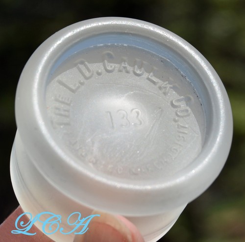 Antique L. D. CAULK Co glass dish for MIXING DENTIST CEMENTS for FILLINGS