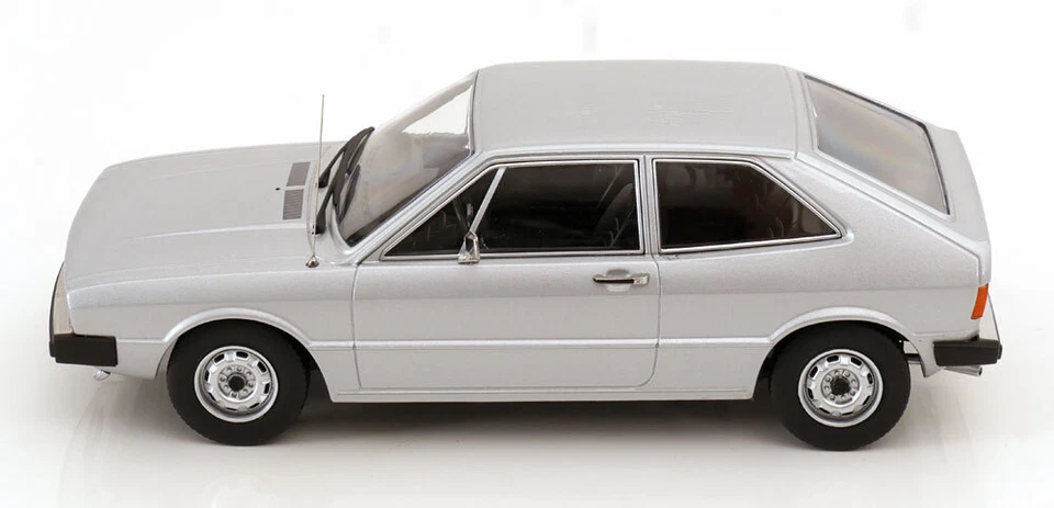 KK Scale 1:18 VOLKSWAGEN SCIROCCO 1 L SILVER 1975 Modelo - KKDC181375 - Imagen 3 de 4