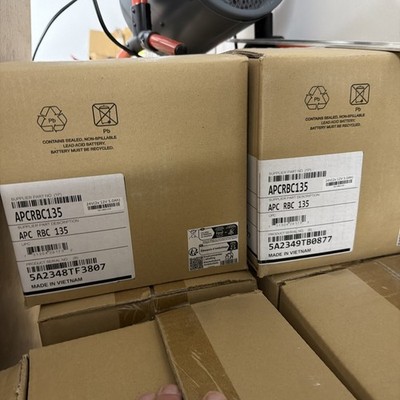 NEW APC UPS BATTERY CARTRIDGE #135  APCRBC135