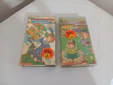 Vintage MAGIC SCHOOL BUS VHS LOT OF 2 (Kicks Up A Storm & Plays Ball)