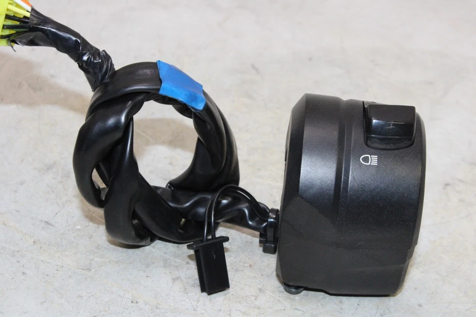 Suzuki SV650 2020 OEM clip izquierdo en mango bocina señales interruptor interruptores Foto 4 de 4