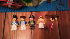 LEGO Pirates Forbidden Island 6270 Complete Set  w/ Box & Instructions