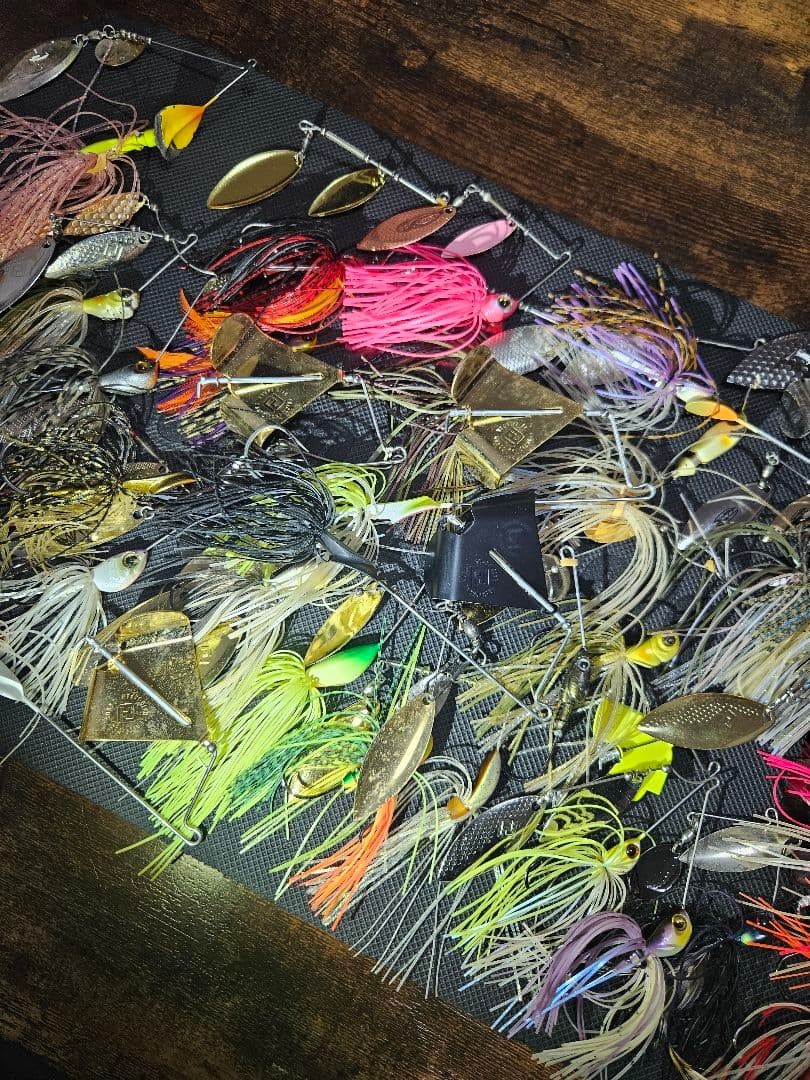 RAID JAPAN Spinnerbait Buzzbait Assortment 20+pcs Fishing Lures, Used - Image 3