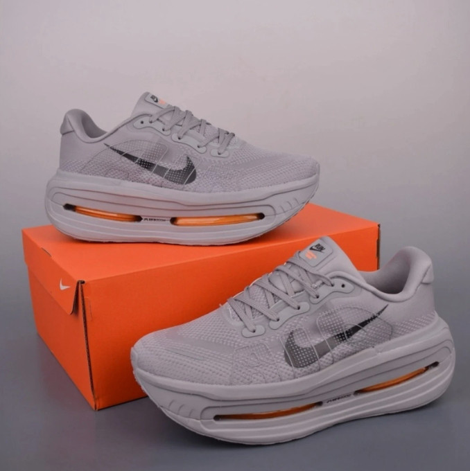 DS Men's Running Shoes Nike Vomero Premium Gray 6