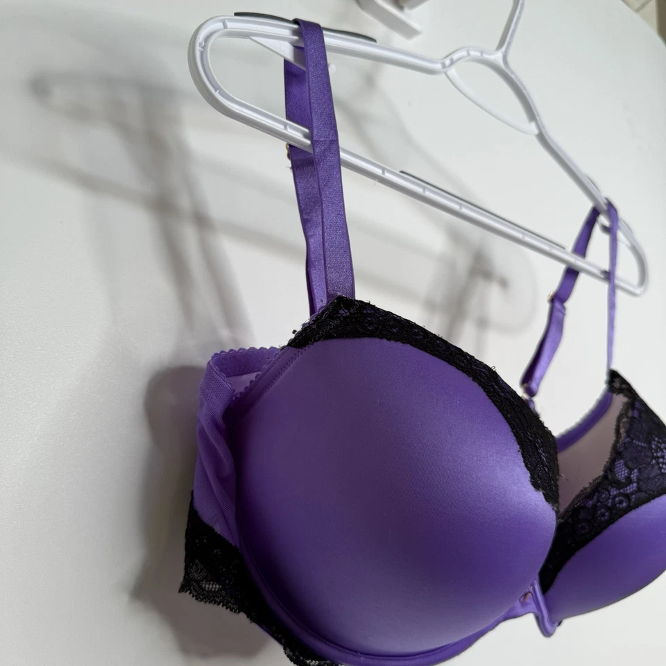 Victoria Secret 38D Muy Sexy Push Up Púrpura Con Encaje Negro Foto 2 de 4