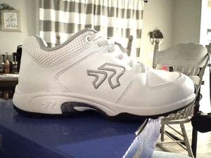 Chaussures Ringor Flite Turf Pitching Softball Femme – Taille 8.5, Noir/blanc