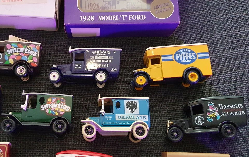 Lledo Days Gone Job Lot  Collection of 18 Vehicles Vans  Bus Cars Bundle Vintage - Image 4 of 4