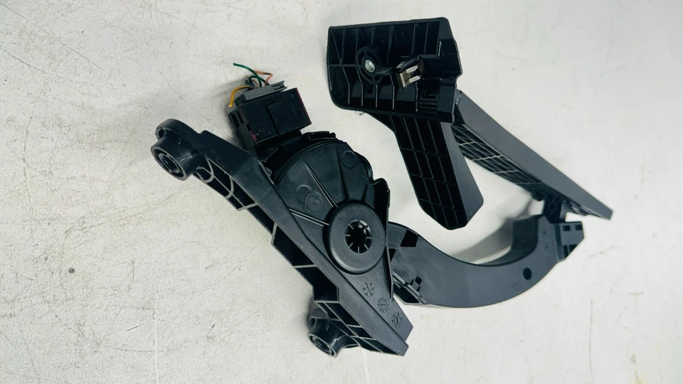 Acelerador de pedal de gasolina Hyundai Sonata 2011-2014 OEM 32700-3Q100 Foto 4 de 4